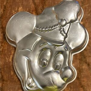 Silver Character-Shaped Cake Pan - Home Kitchen Bakeware